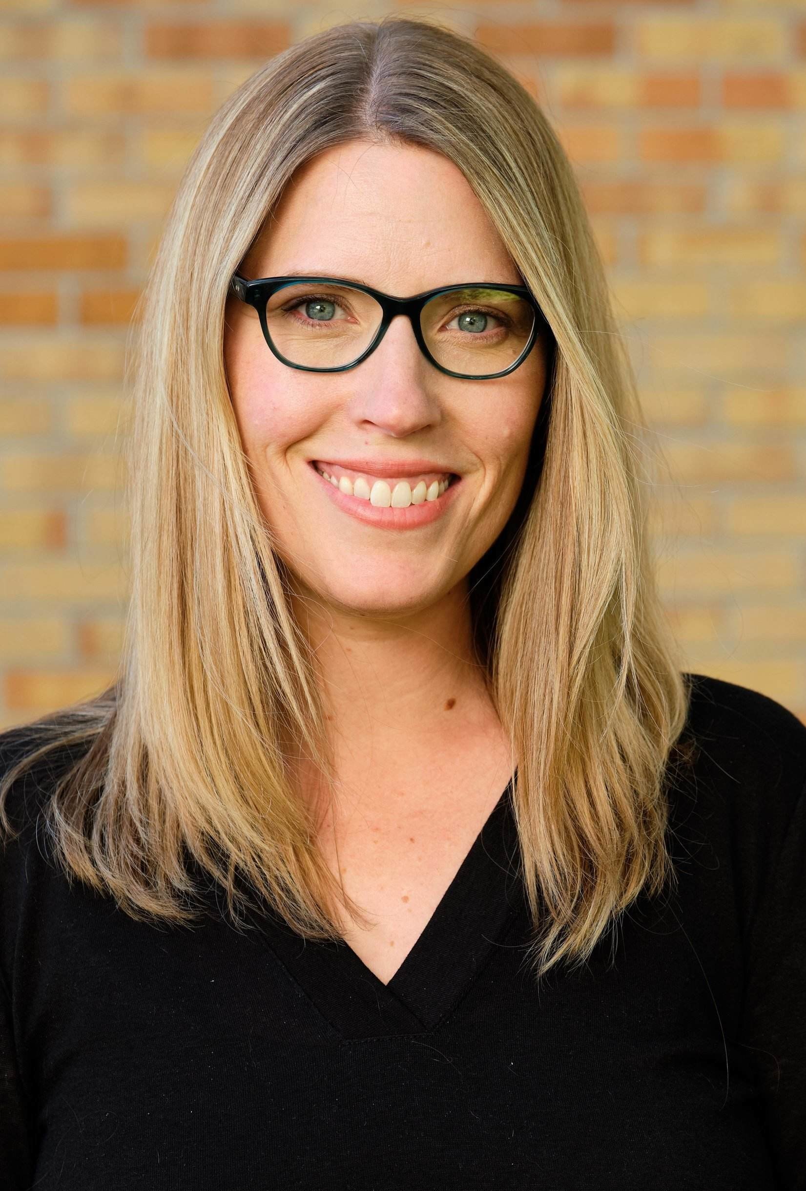 Tracy E Vozar headshot